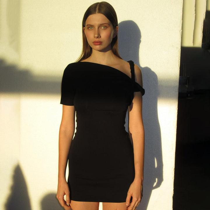 Women's Slim Hip Dress Summer Fashion One-shoulder Short Sleeve Solid Color Dresses