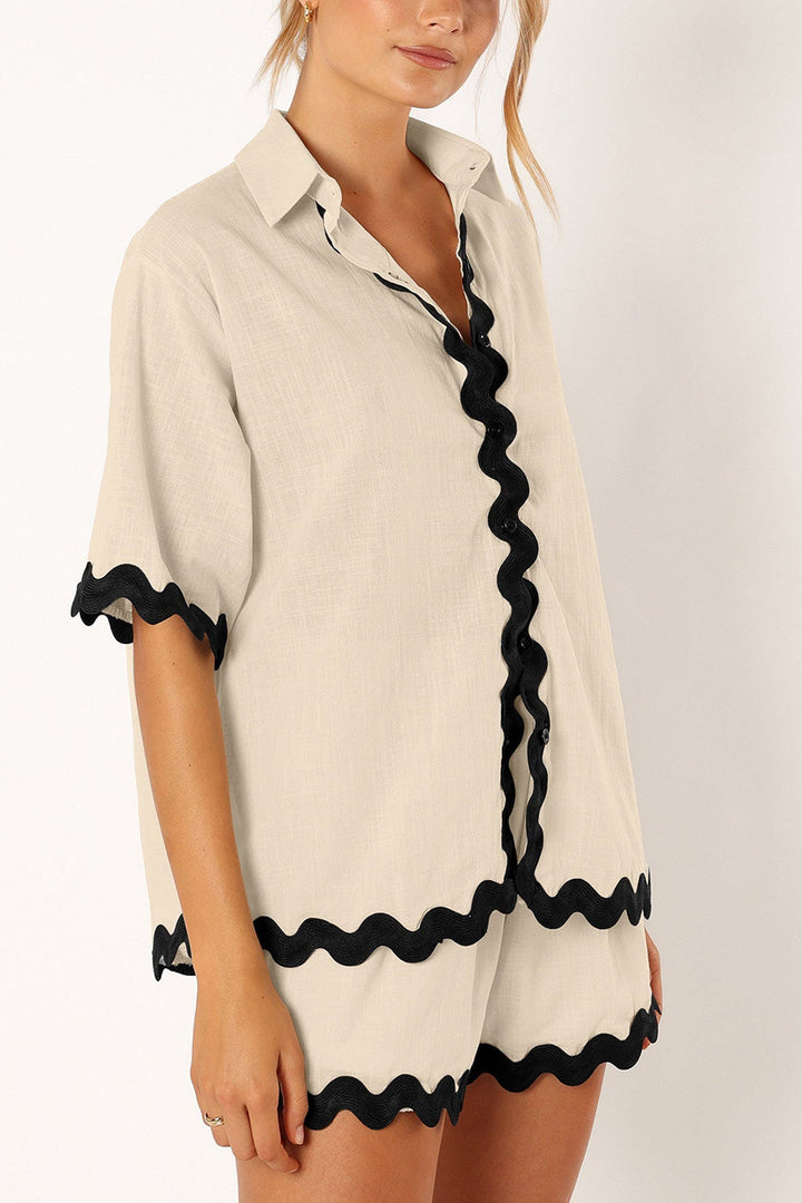 Contrast Wavy Shirt Two-piece Shorts Set